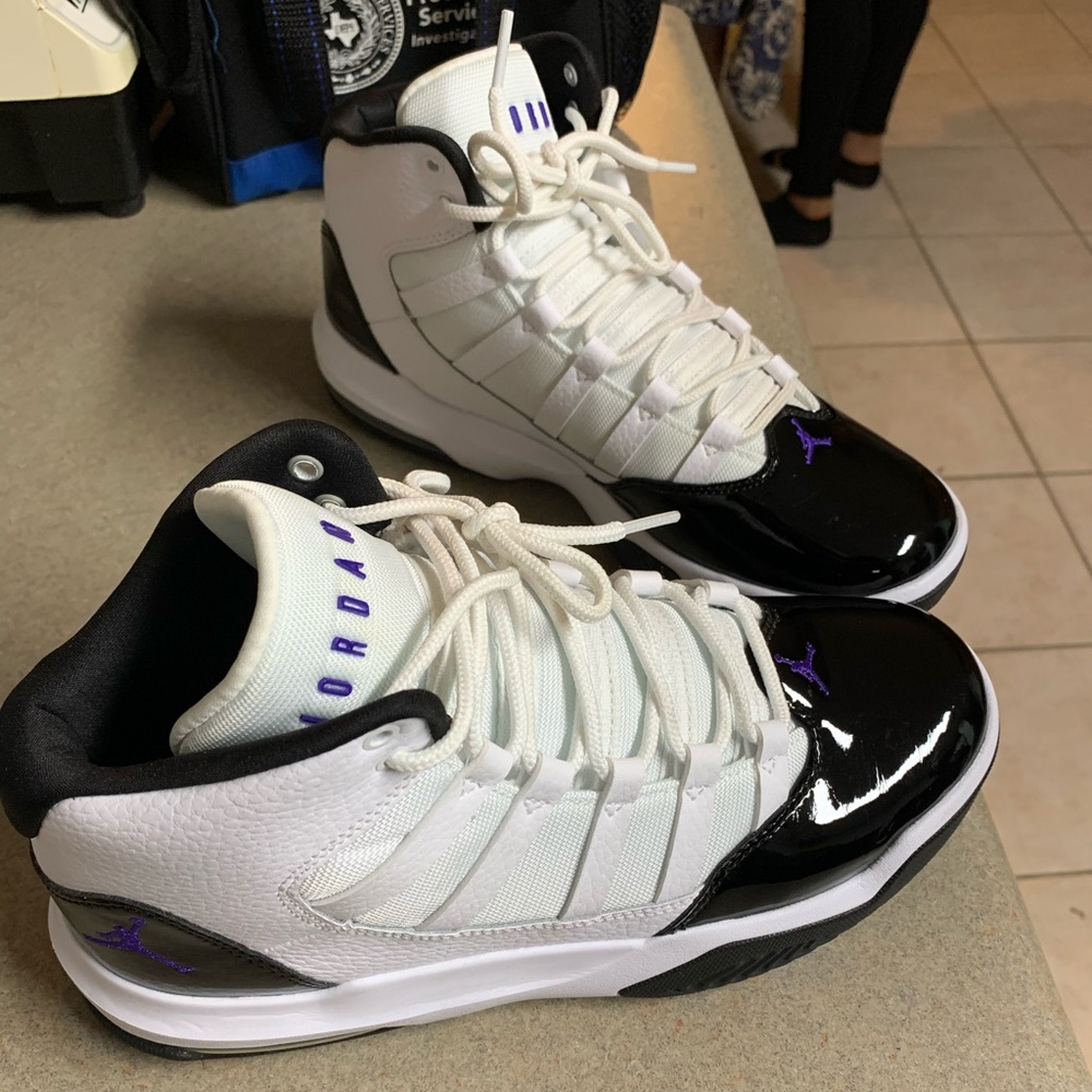 Air Jordan’s girls